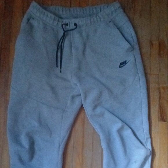 Nike Tech Fleece Joggers - Picture 1 of 4